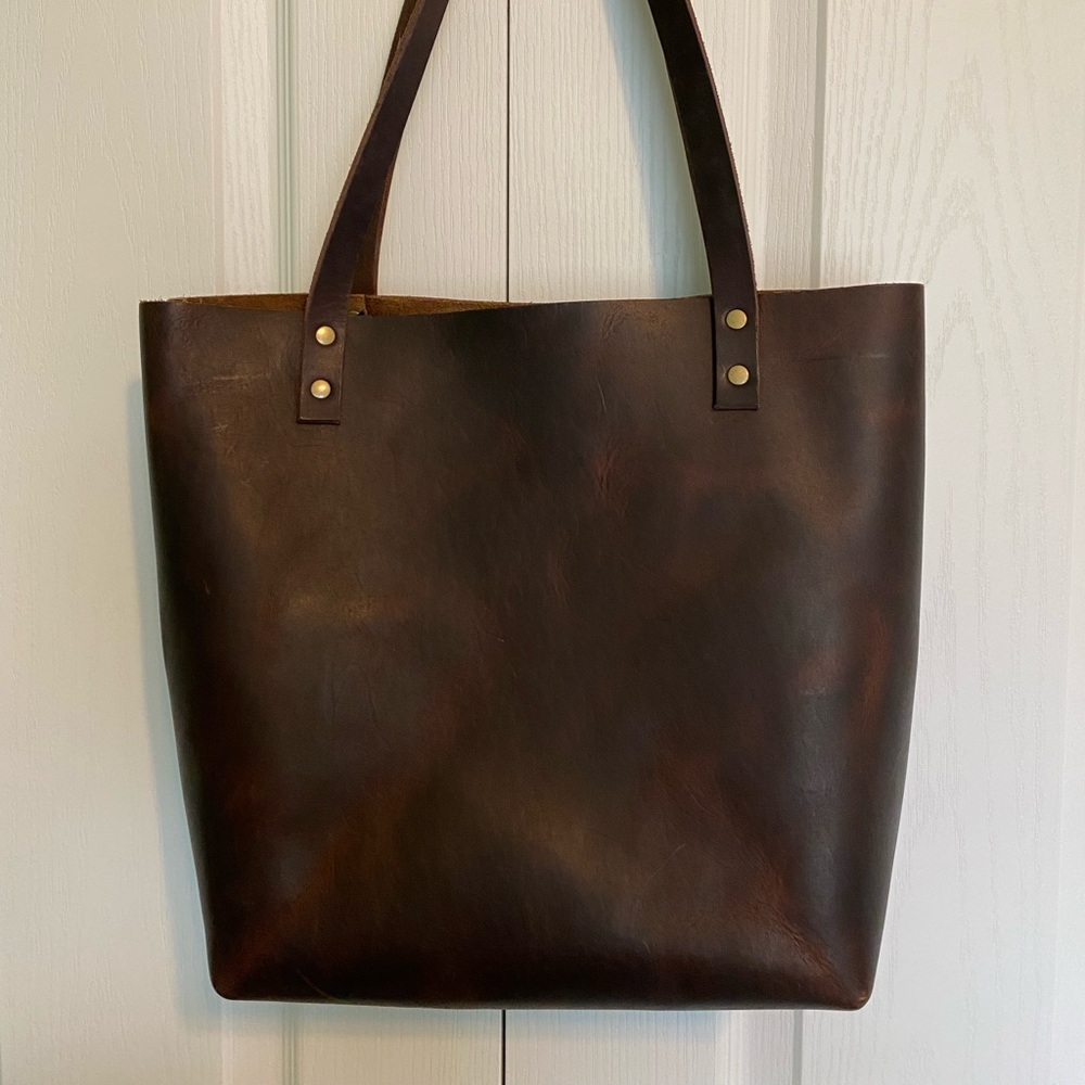 Beautiful Portland Leather Handbag with Pockets
